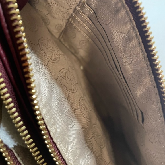 Michael Kors Burgundy Trio Triple Zip Jet Set Crossbody - Picture 5 of 5
